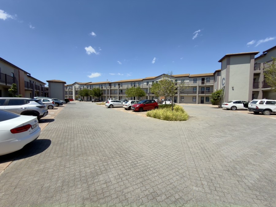 2 Bedroom Property for Sale in Parklands East Western Cape